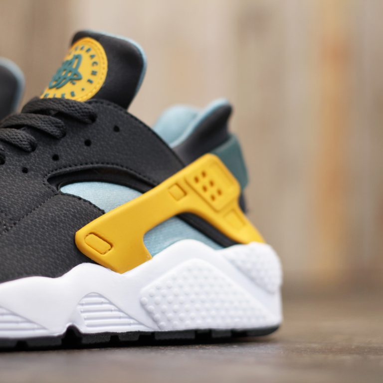 NIKE Air Huarache “Catalina”