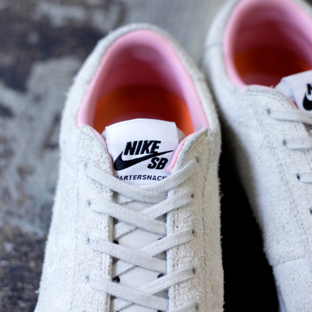 NIKE SB × QUARTER SNACKS BRUIN SB HYPERFEEL