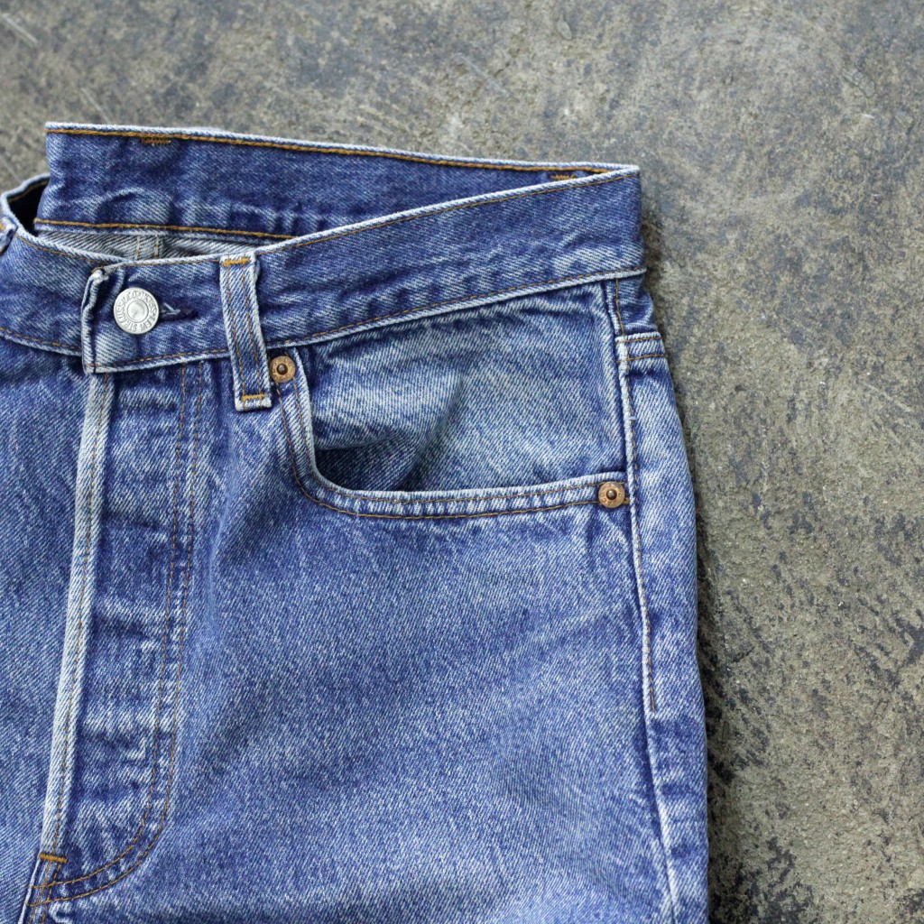 Levi’s Vintage 501 80′s Blue Denim Made in U.S.A