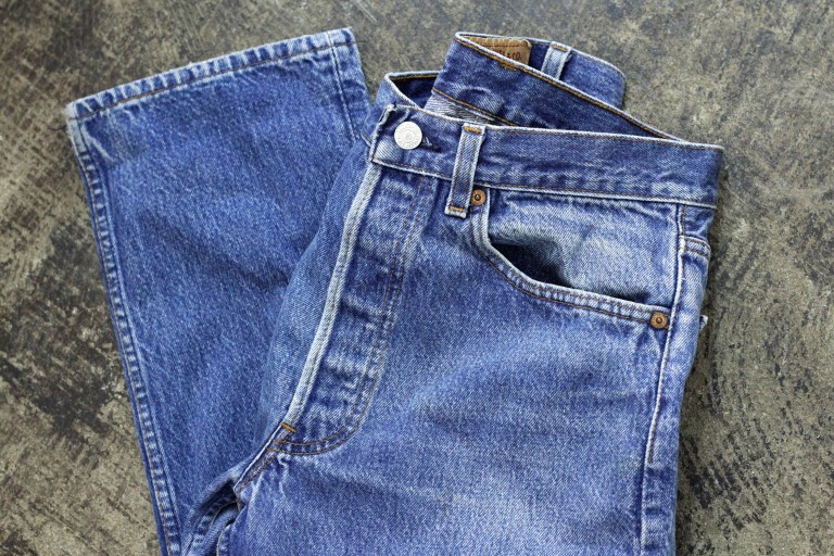 Levi’s Vintage 501 80′s Blue Denim Made in U.S.A