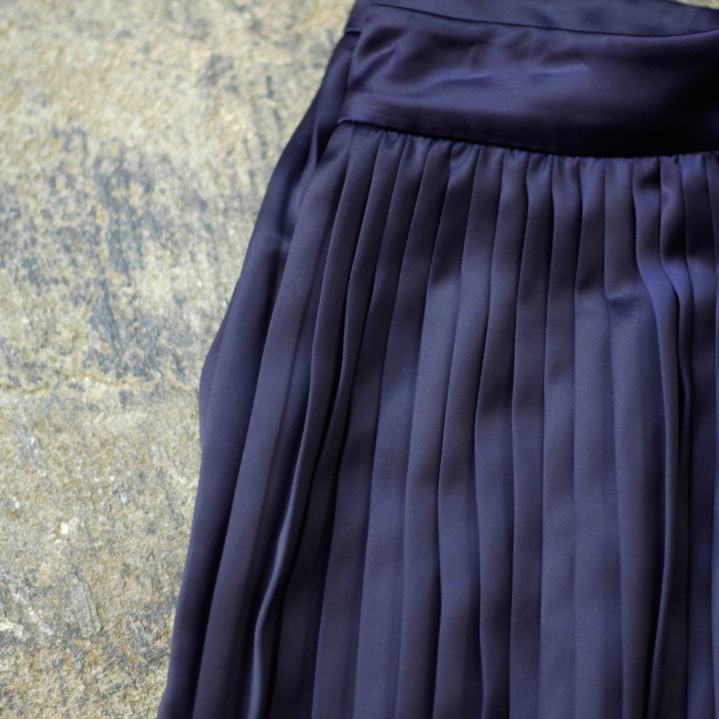 ELIZABETH AND JAMES Pleats Long Skirt