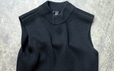 COS Sleeveless Hi-Neck Knit