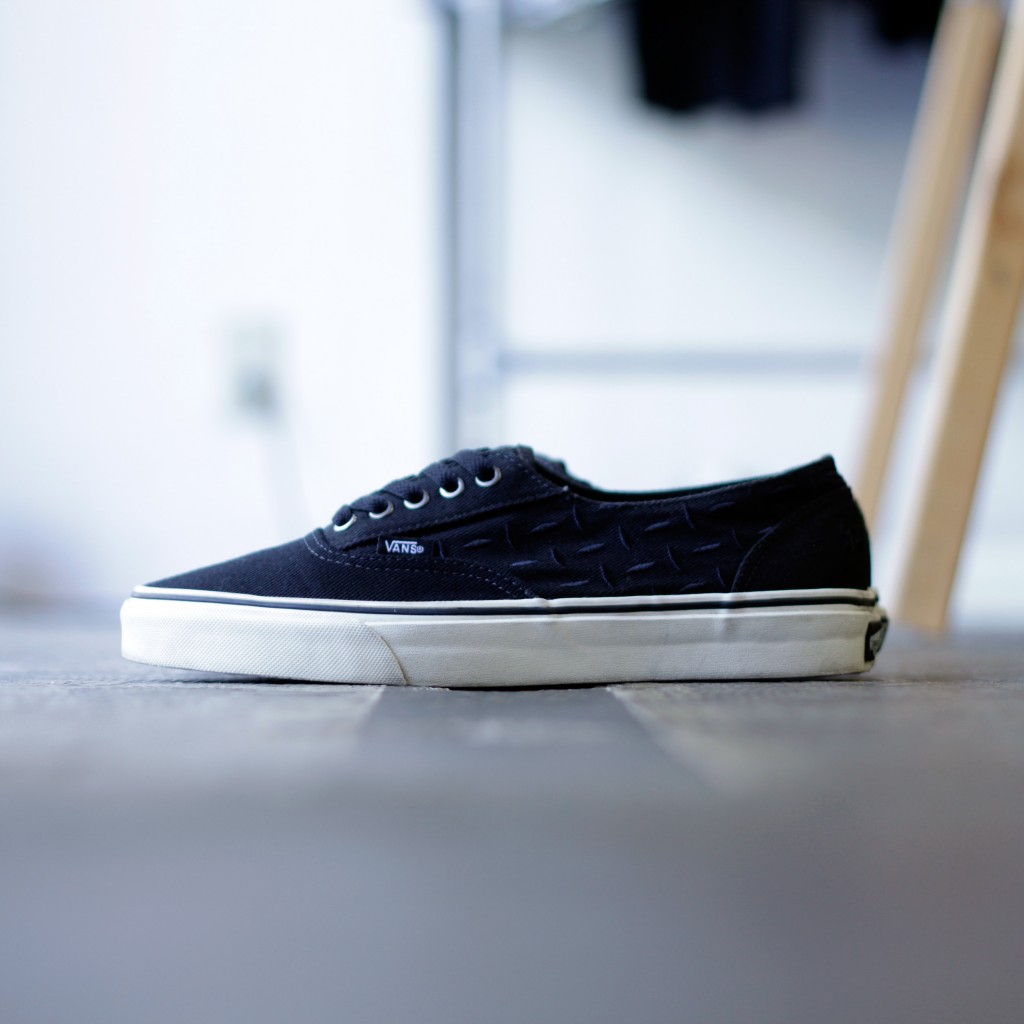 VANS × METALLICA Authentic Laceless Slip