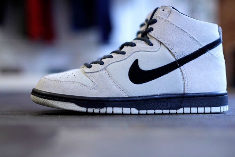 NIKE Dunk High GS “Light Bone”