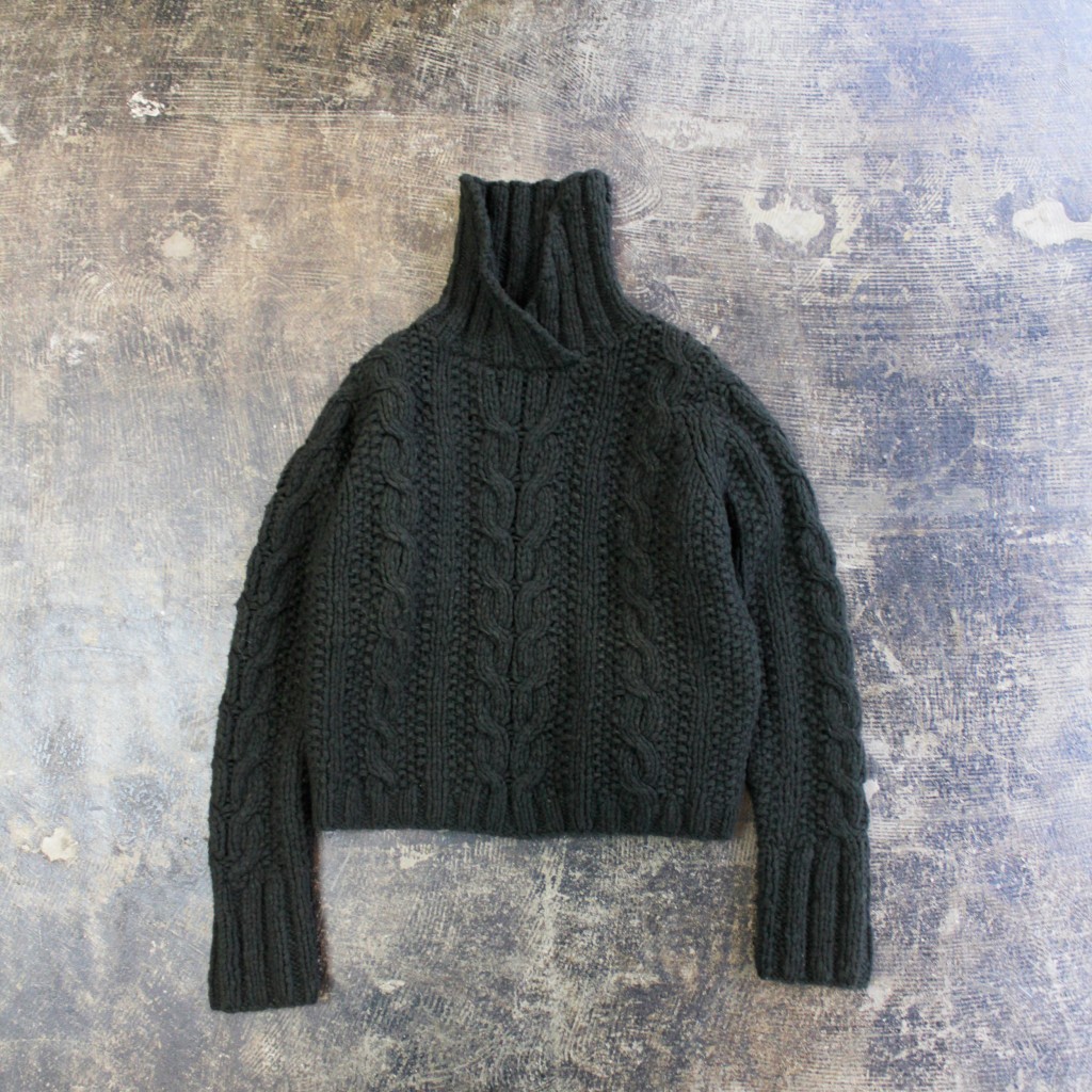 BANANA REPUBLIC Cable Knit