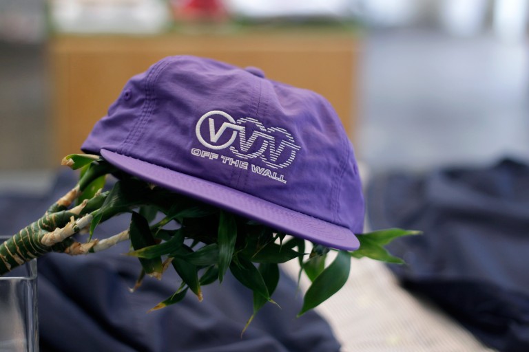 VANS OF THE WALL Triple Circle Logo Nylon Cap