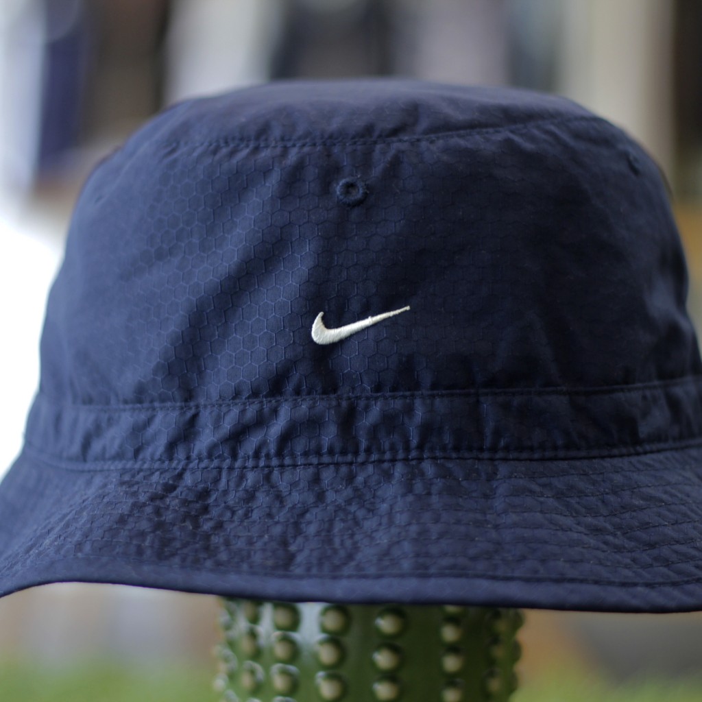 NIKE Vintage Nylon Packable Bucket Hat