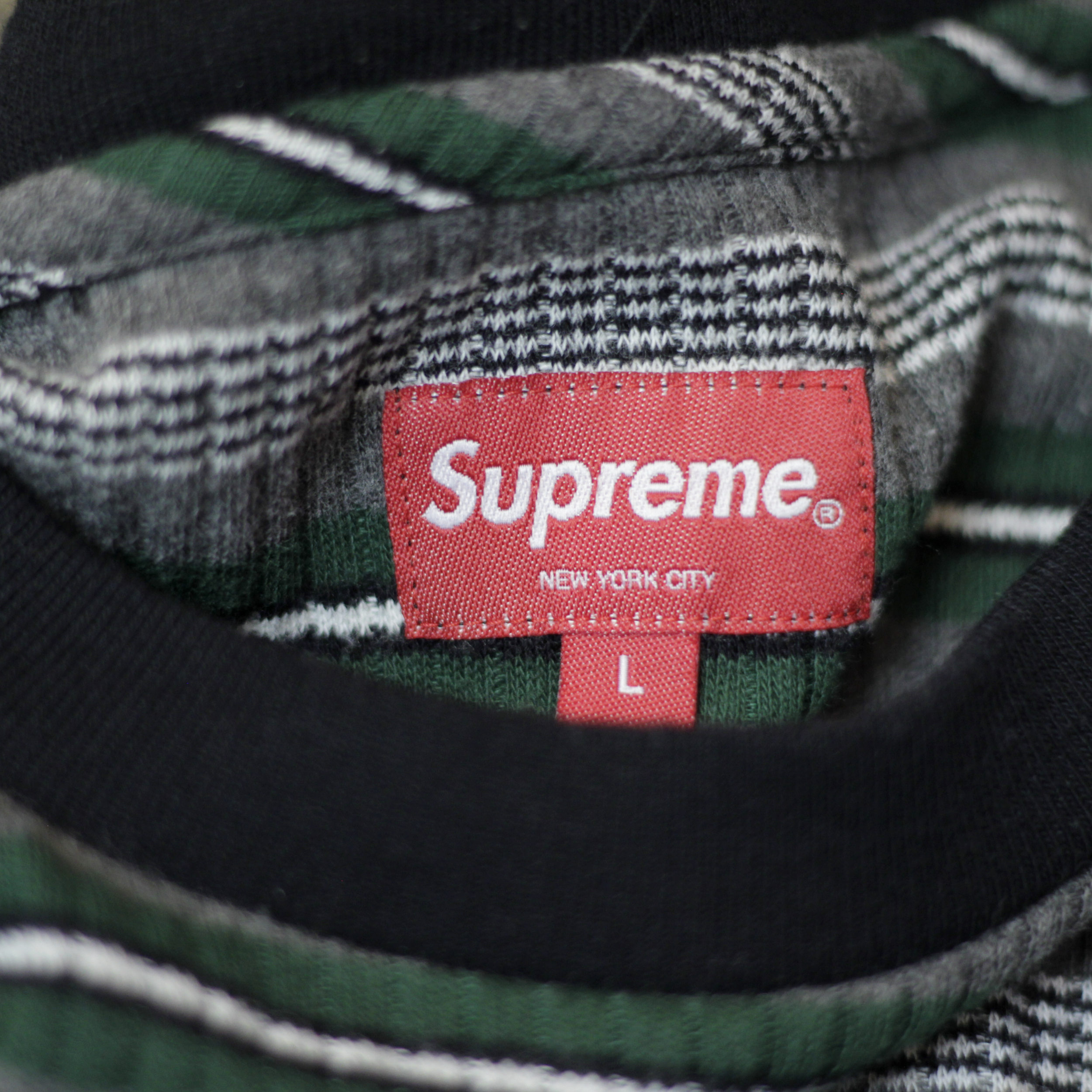 Supreme / Classic Logo Border T Shirts   NICE des Clothing   blog