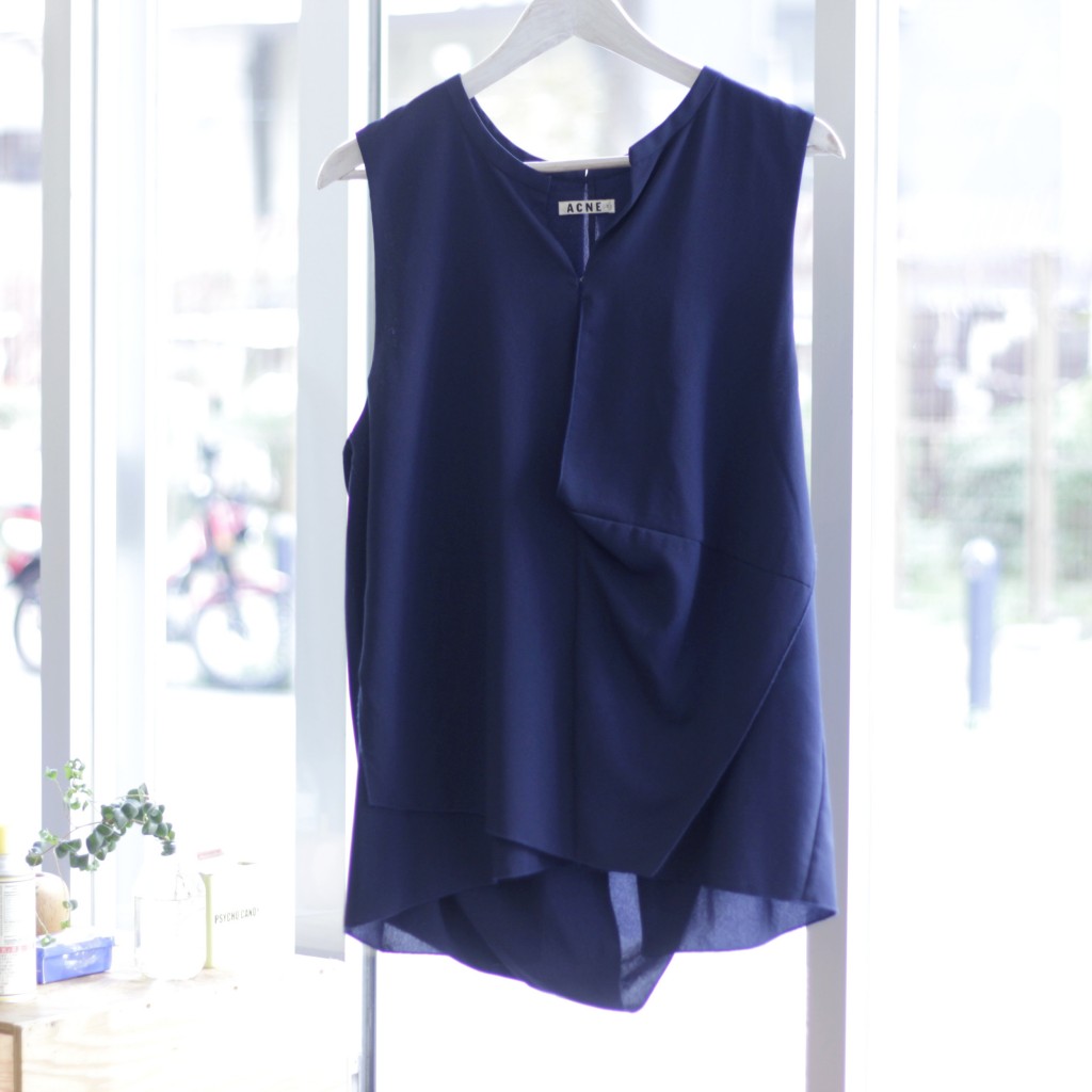 ACNE DESIGN TOP