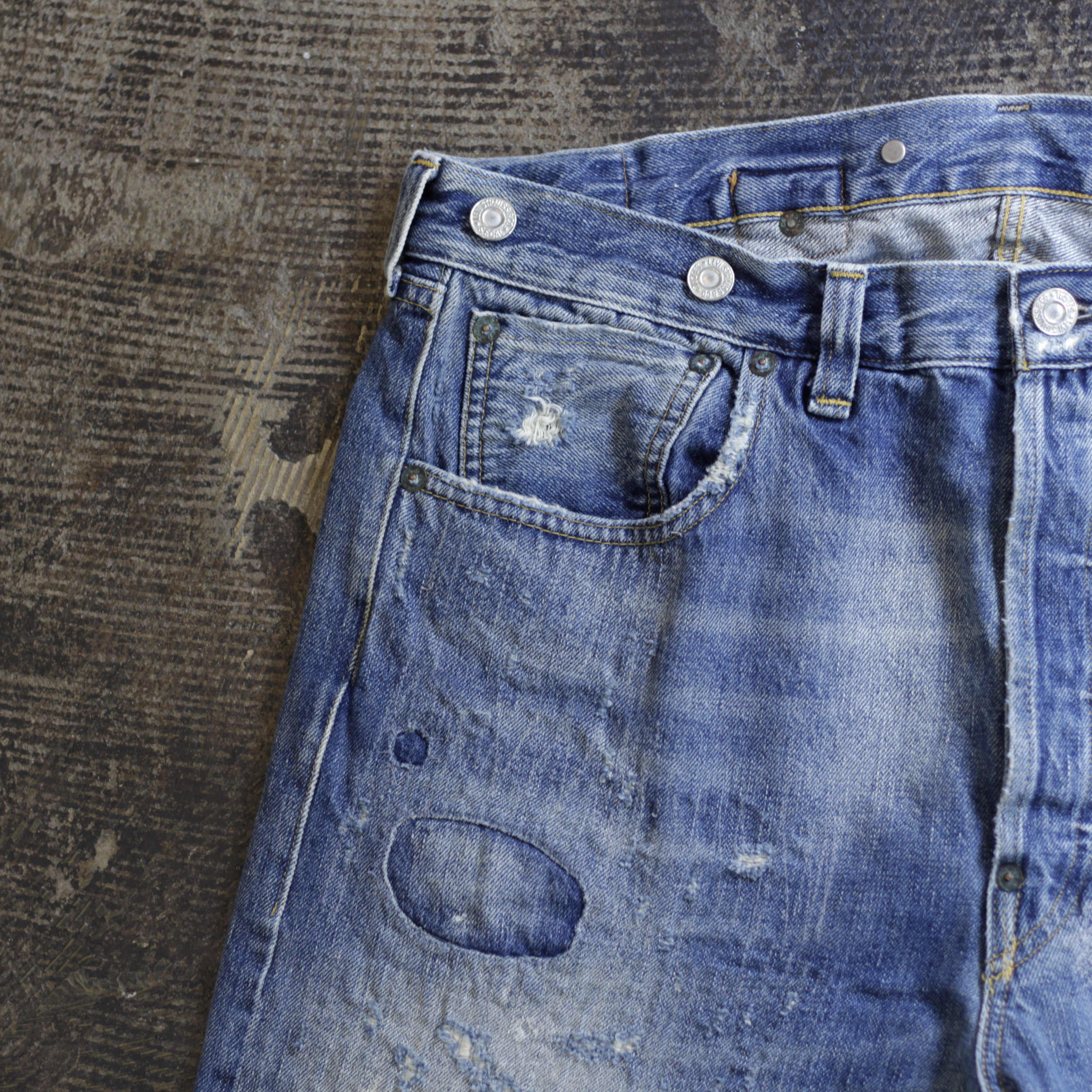 LEVI'S VINTAGE CLOTHING Denim “1933s 501XX Model” | NICE des