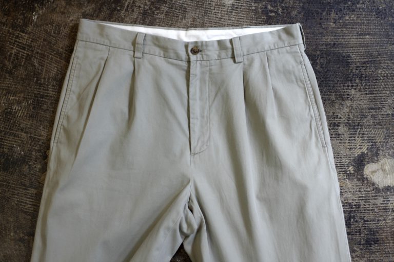 Brooks Brothers Light Cotton Two Tuck Pants