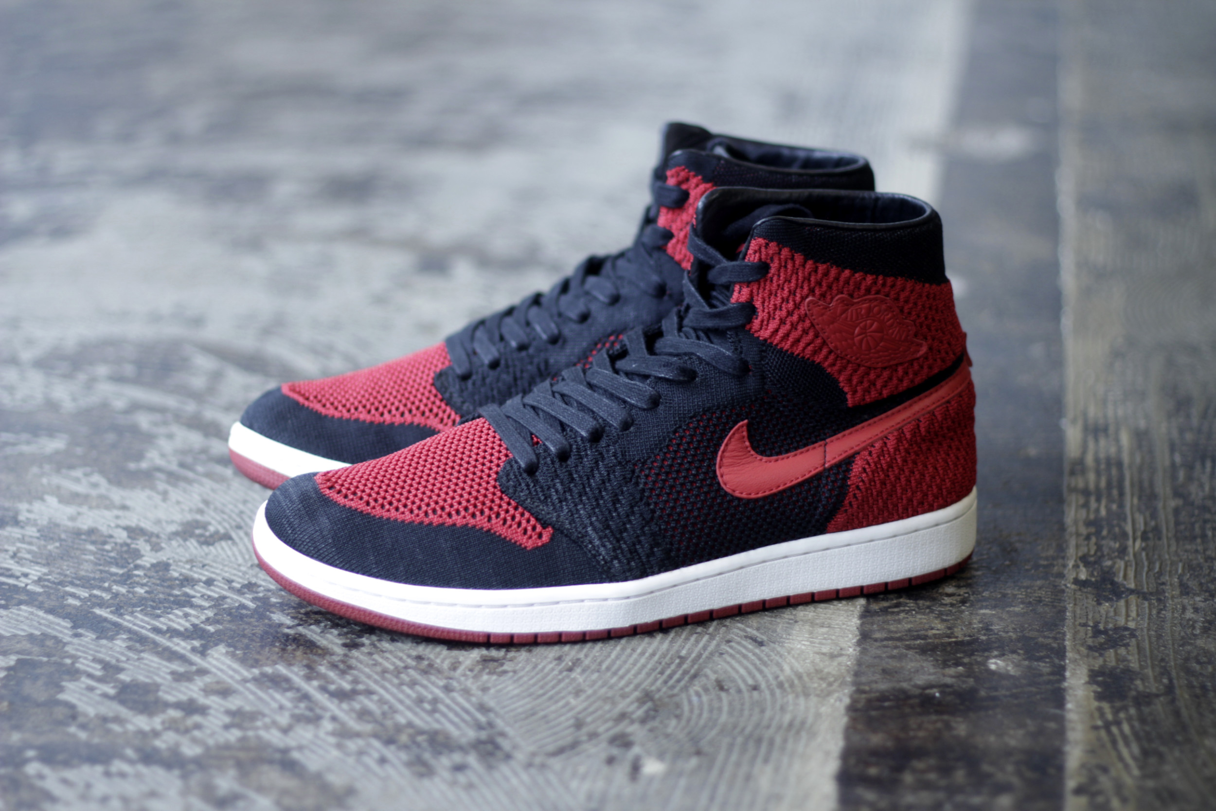 靴 Nike Air Jordan 1 Retro Hi Flyknit  AIR JORDAN 1 HI FLYKNIT BRED REVIEW - YouTube