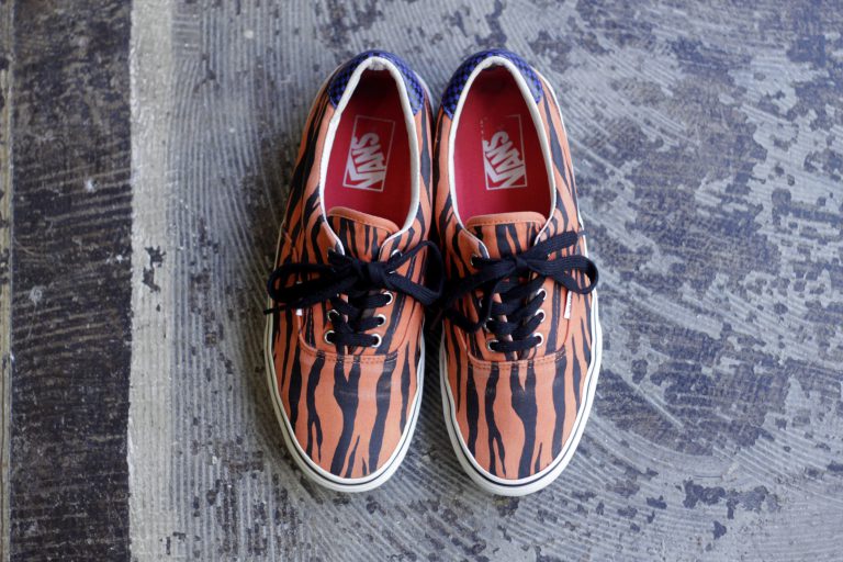 Supreme × VANS Era Style 46 “Zebra” 2011