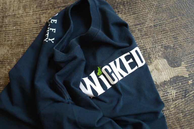 USED T-Shirts Musical Logo “WiCKED” DEFY GRAVITY