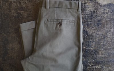 IZOD Two Tuck Cotton Pants