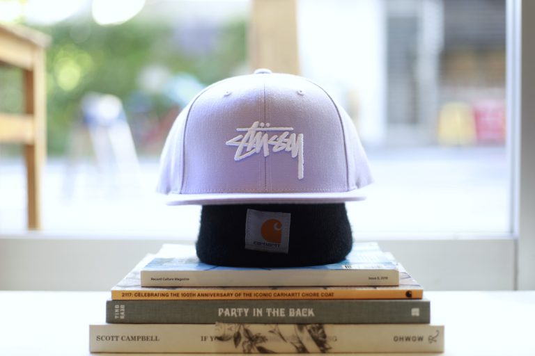 STUSSY 6P SNAPBACK STOCK LOGO CAP