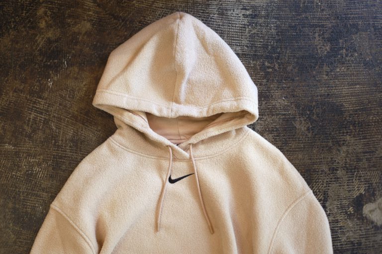 NIKE SPORTWEAR Embroidered Center Swoosh  Hoodie