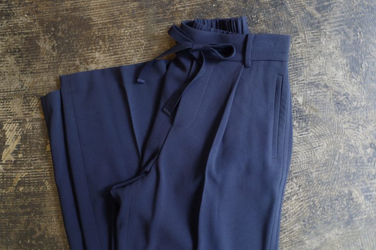 VINCE Tuck Easy Pants