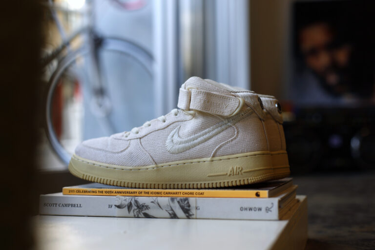 STUSSY × NIKE AIR FORCE 1 MID
